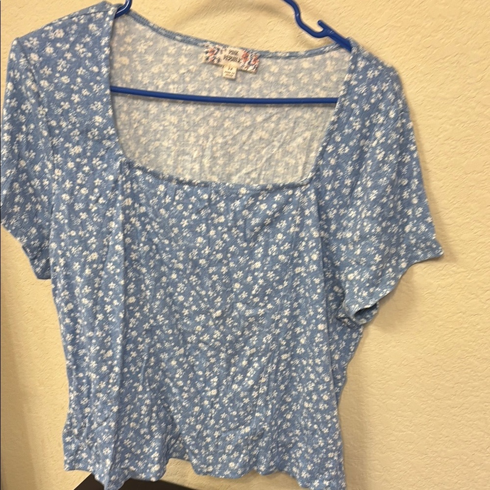 Pink Republic Blue and White Floral Short Sleeve Top